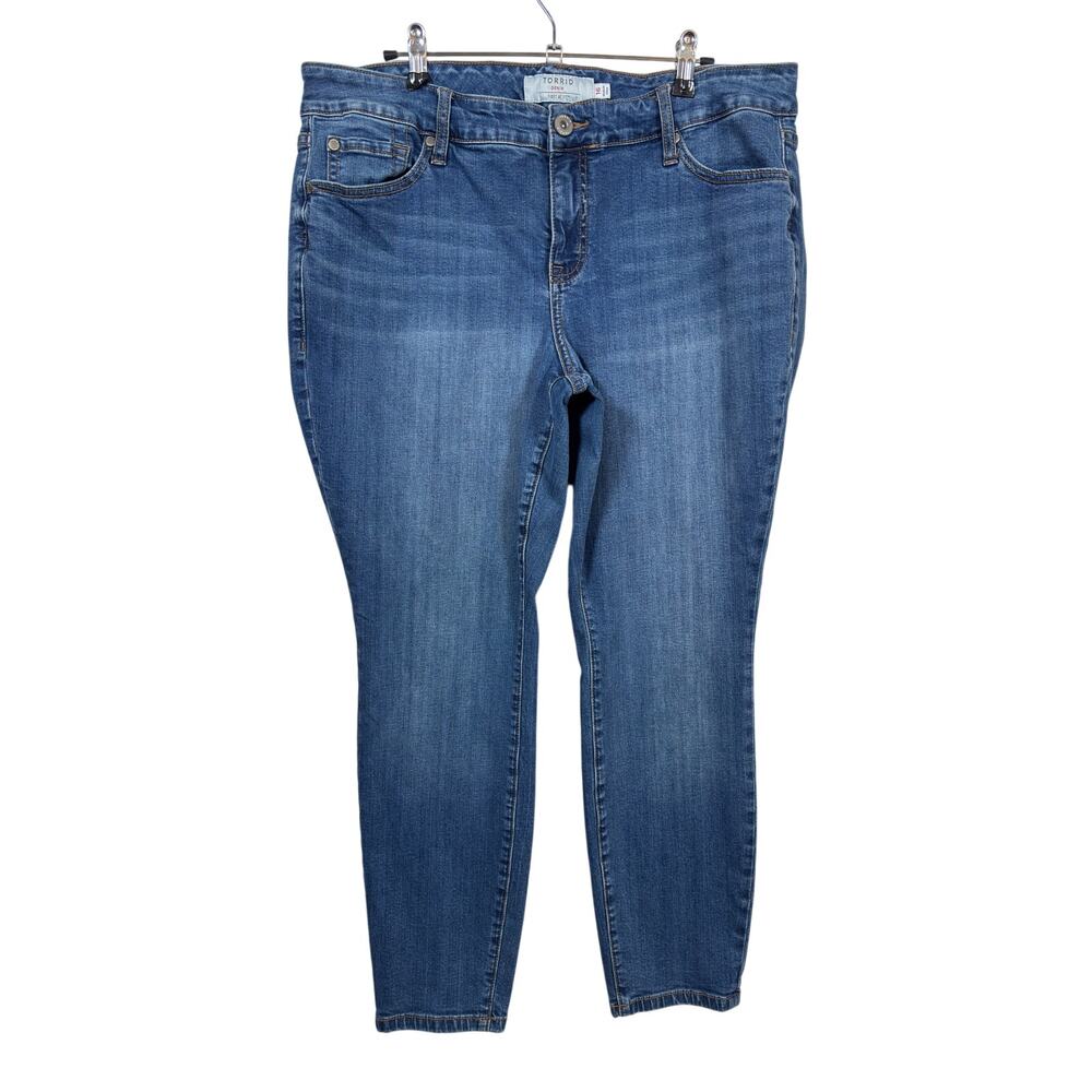 Torrid 'The New Skinny' Jeans Womens 16 Blue Stretch Whiskered Denim Medium Wash
